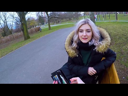 ❤️ Swallows ib tug neeg txawv lub kub cum rau nyiaj - blowjob nyob rau hauv lub tiaj ua si los ntawm Eva Elfie Porn video  ntawm hmn.yh9n.top%  ib